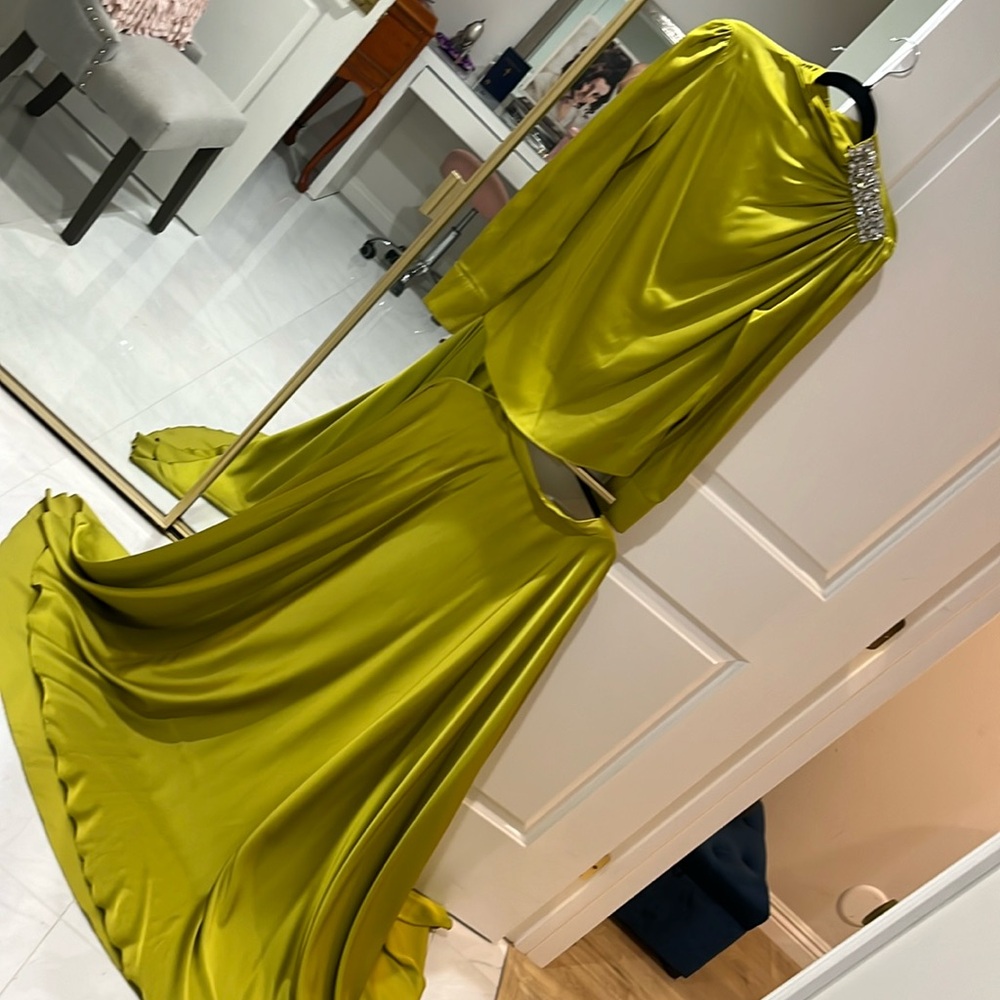 The Elite Green Dress